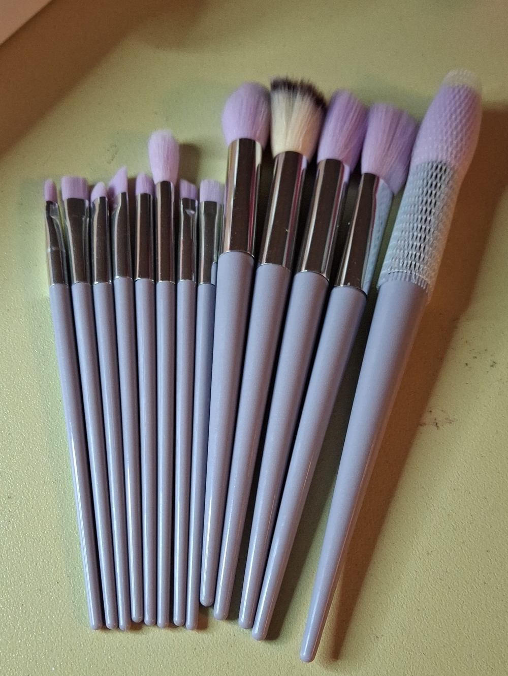 Lavender Makeup Brush Set for Women - 13-Piece Makeup Brushes